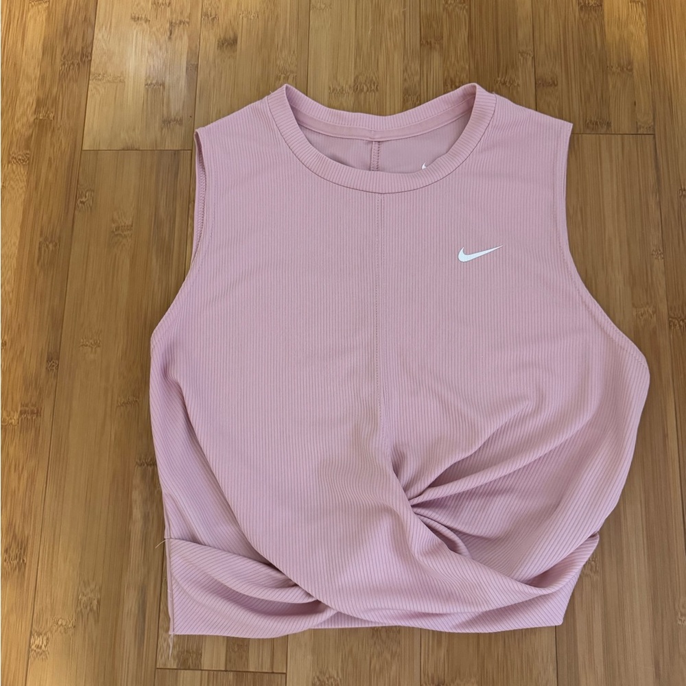 Nike cropped workout tank